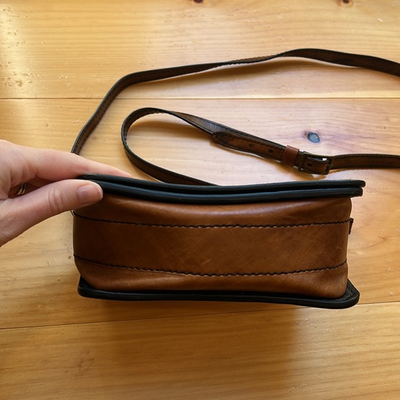 Tooled leather rose floral bag - Picture 5 of 8